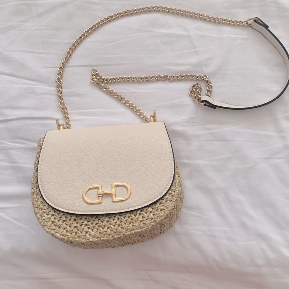 Wicker and leather purse